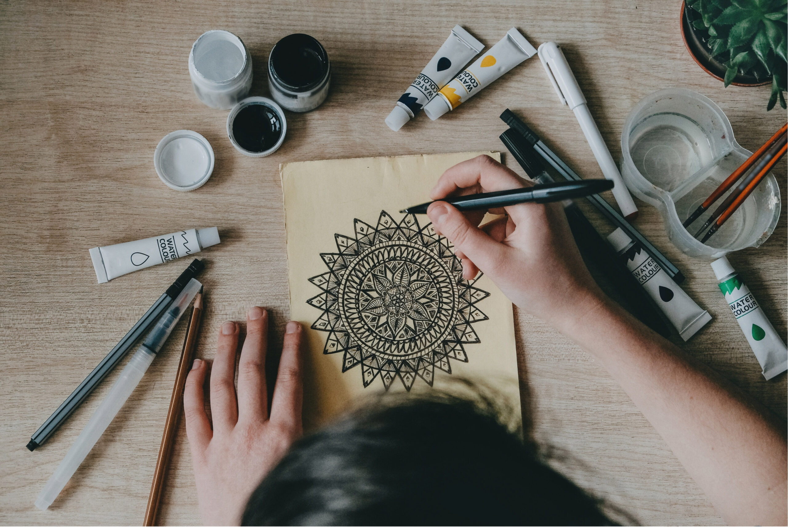En la Fundación Sophia realizamos diferentes talleres artísticos y creativos y de arte-terapia